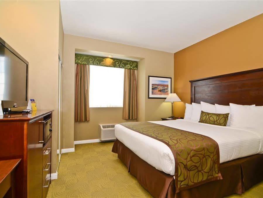 Western California & Hotel 4*